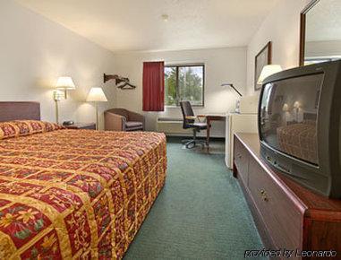 Super 8 By Wyndham Crystal Lake Δωμάτιο φωτογραφία